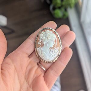 14k Solid Gold Vintage Cameo Shell Brooch Pendant